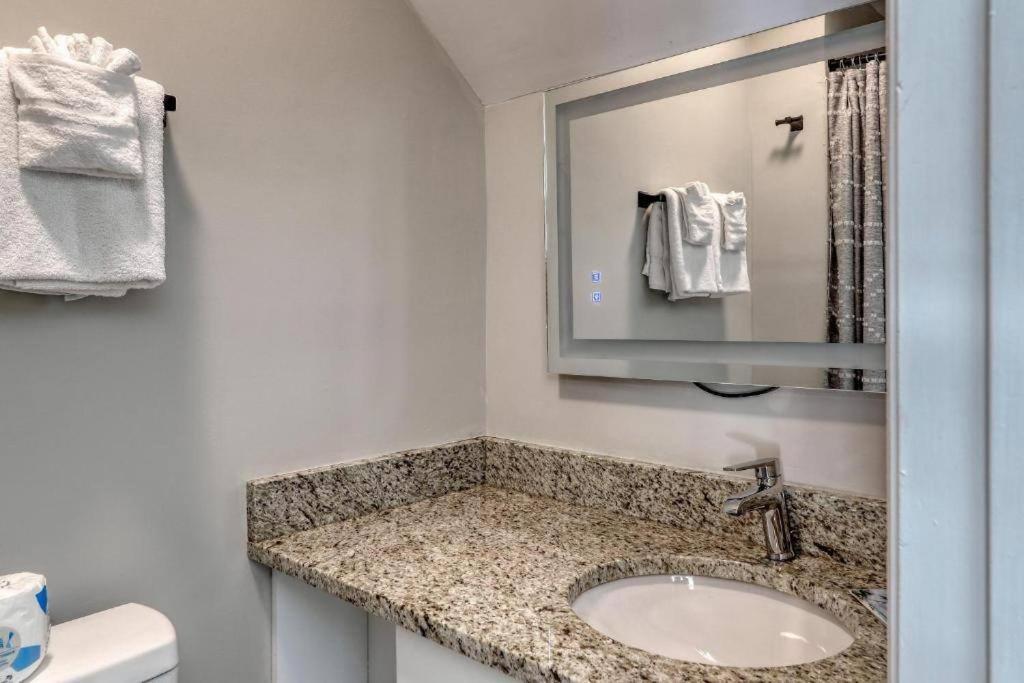 Apartamento Stylish Haven New Walk To The Ocean Smart Tvs Wifi Myrtle Beach Exterior foto
